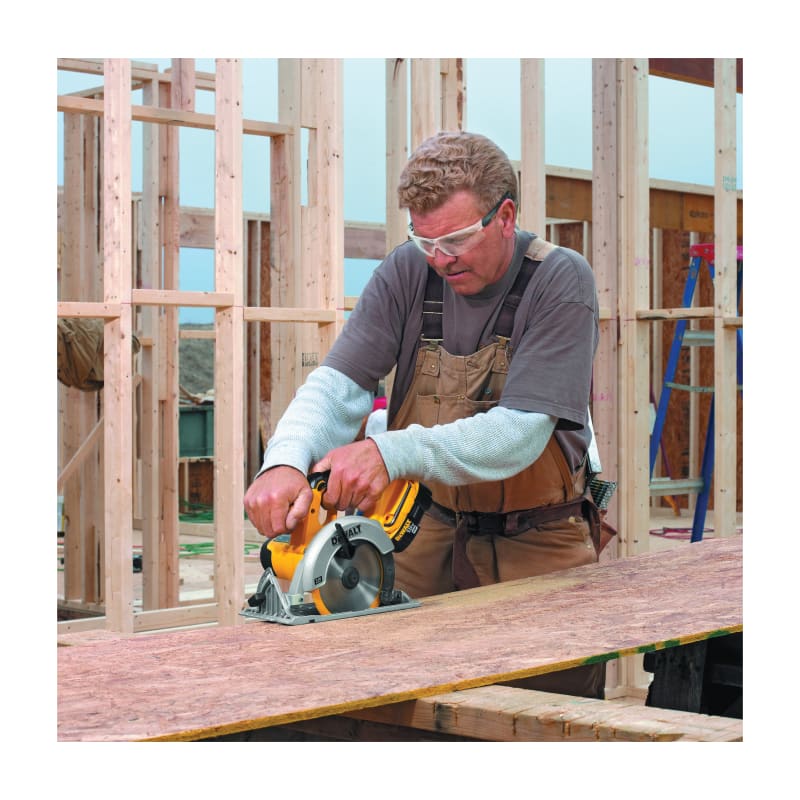 18V XRP 6-1/2 Circular Saw w/ 1 Battery an